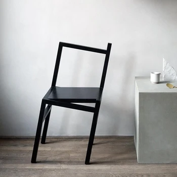 Обеденный стул по индивидуальному заказу, разработанный Nordic Creative Master, стул с нестандартной личностью, мебель из массива дерева с наклоном 9,5 °